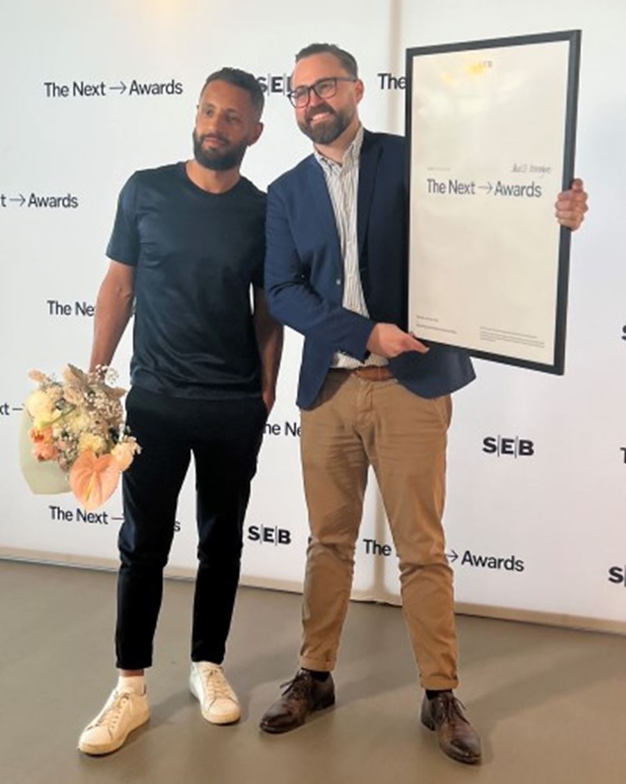 Sohan och Hassan Sultan tar emot Next Awards
