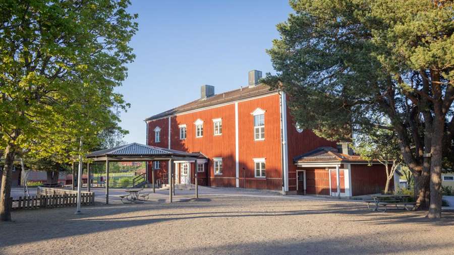 Almunge skola är en av de fastigheter som deltar i energigemenskapen.