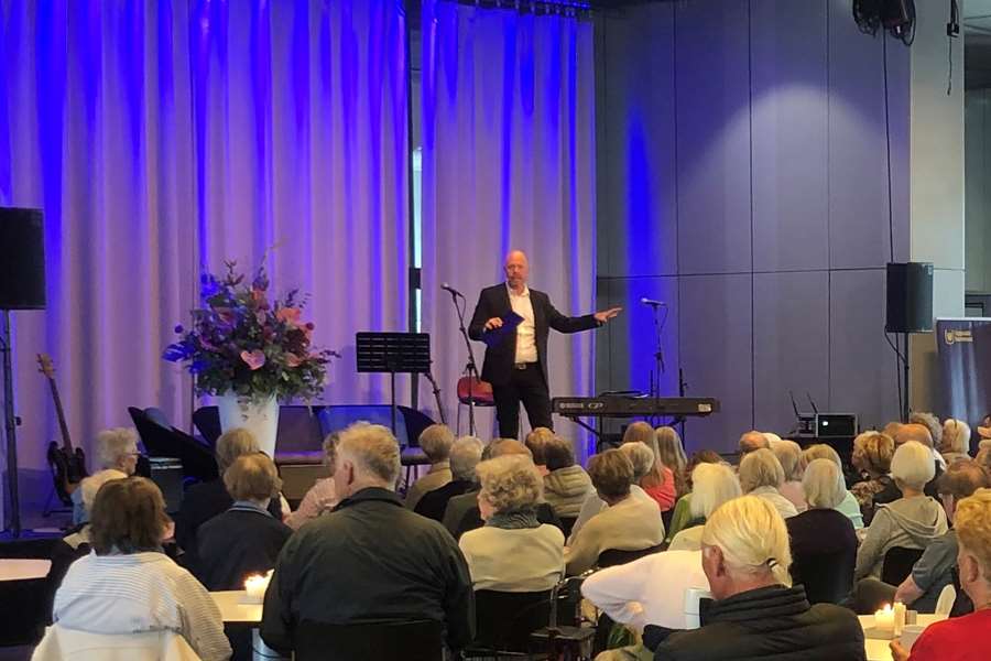 Jacke inför stor publik