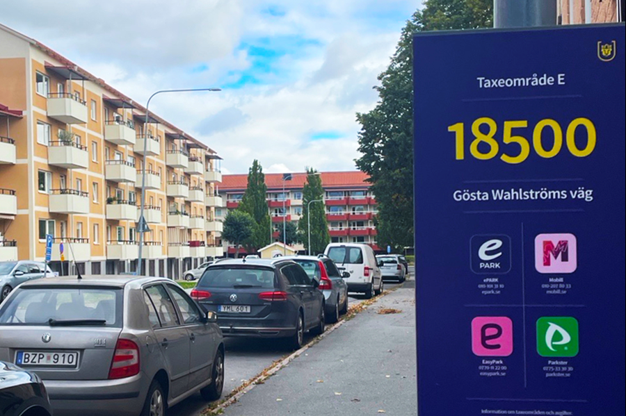 Skyltarna med betalinformation för parkering får nytt utseende