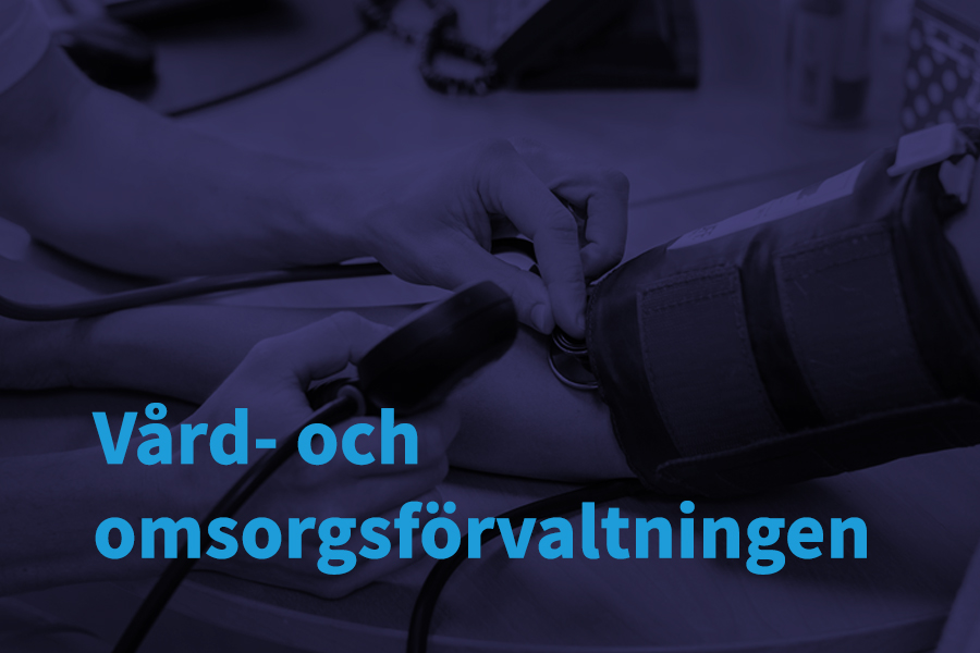 Blodtrycksmätare och texten Vård- och omsorgsförvaltningen.
