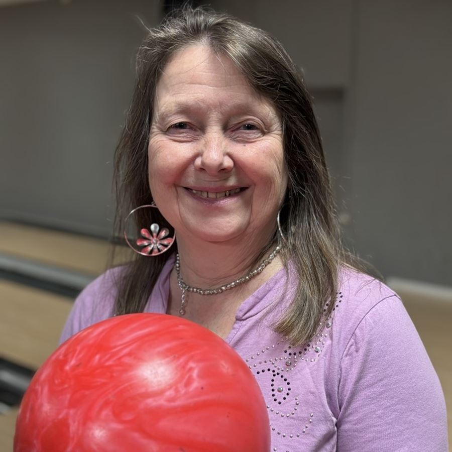 En kvinna med bowlingklot