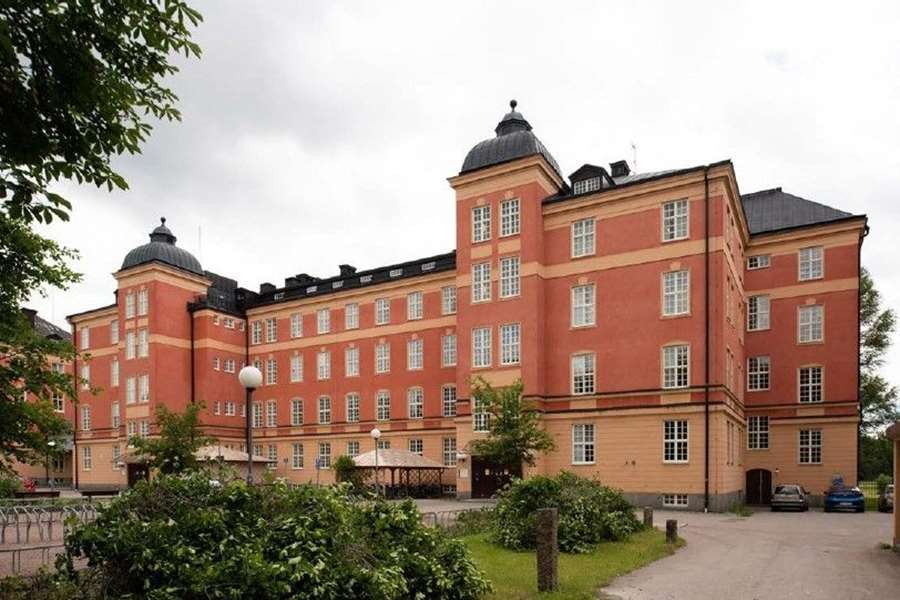 Lundellska skolan flyttar till universitets lokaler vid campus Polacksbacken. Flytten inleds 2023.