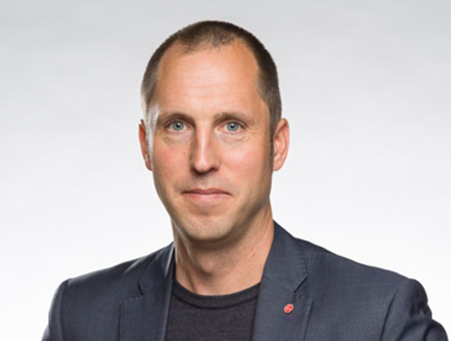 Erik Pelling