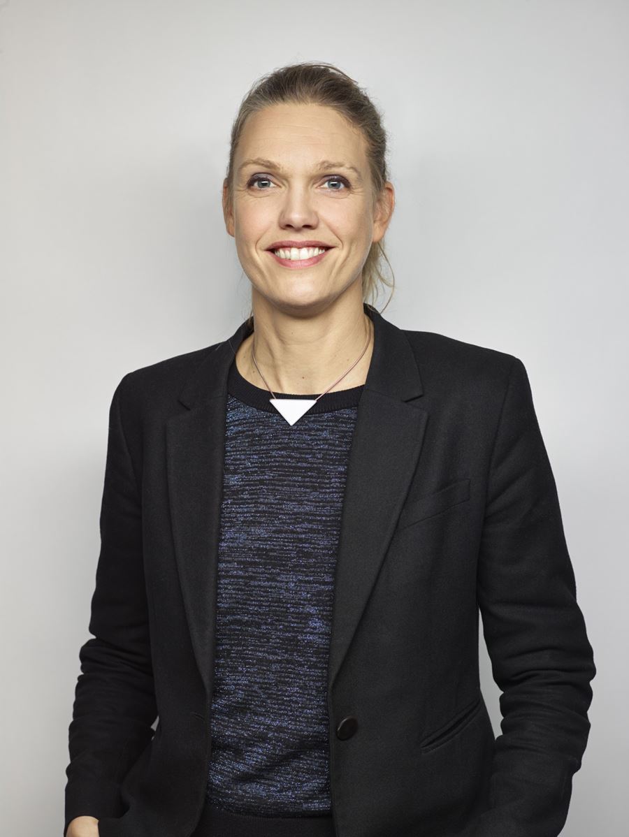 Porträtt av Tove Dumon Wallsten. Fotografi.