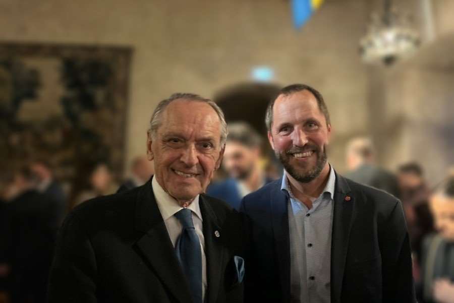 Rikssalen på Uppsala slott.  Jan Eliasson och Erik Pelling.