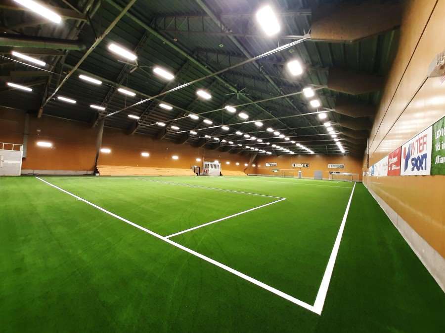 Lötens inomhushall för fotboll