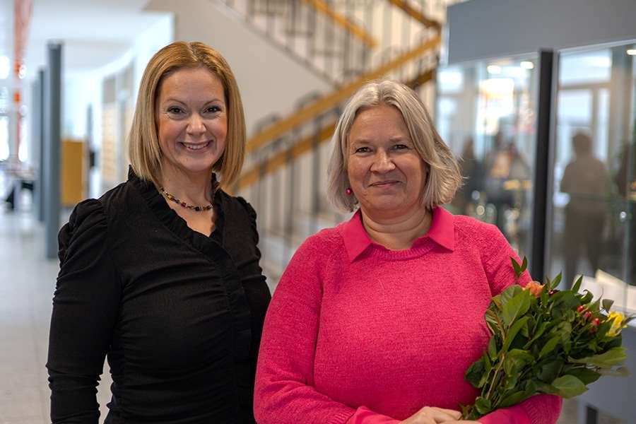Sofia Höglund och Eva Christiernin (S), ordförande i utbildningsnämnden