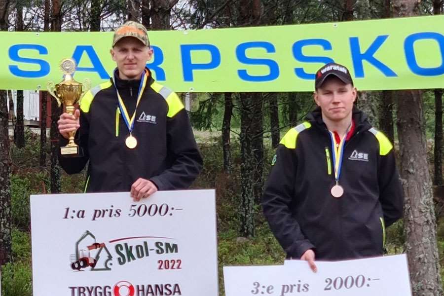 Rasmus Kvarnebrink och Emil Lindroos på prispallen