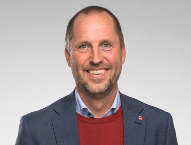Erik Pelling