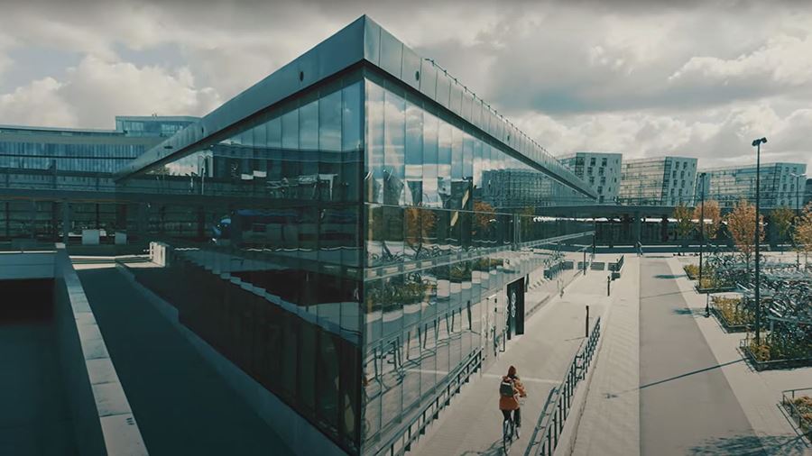 drönarbild på cykelparkeringshuset