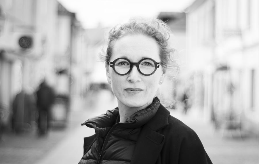 Porträtt av Emelie Arnoldsson. Fotografi.