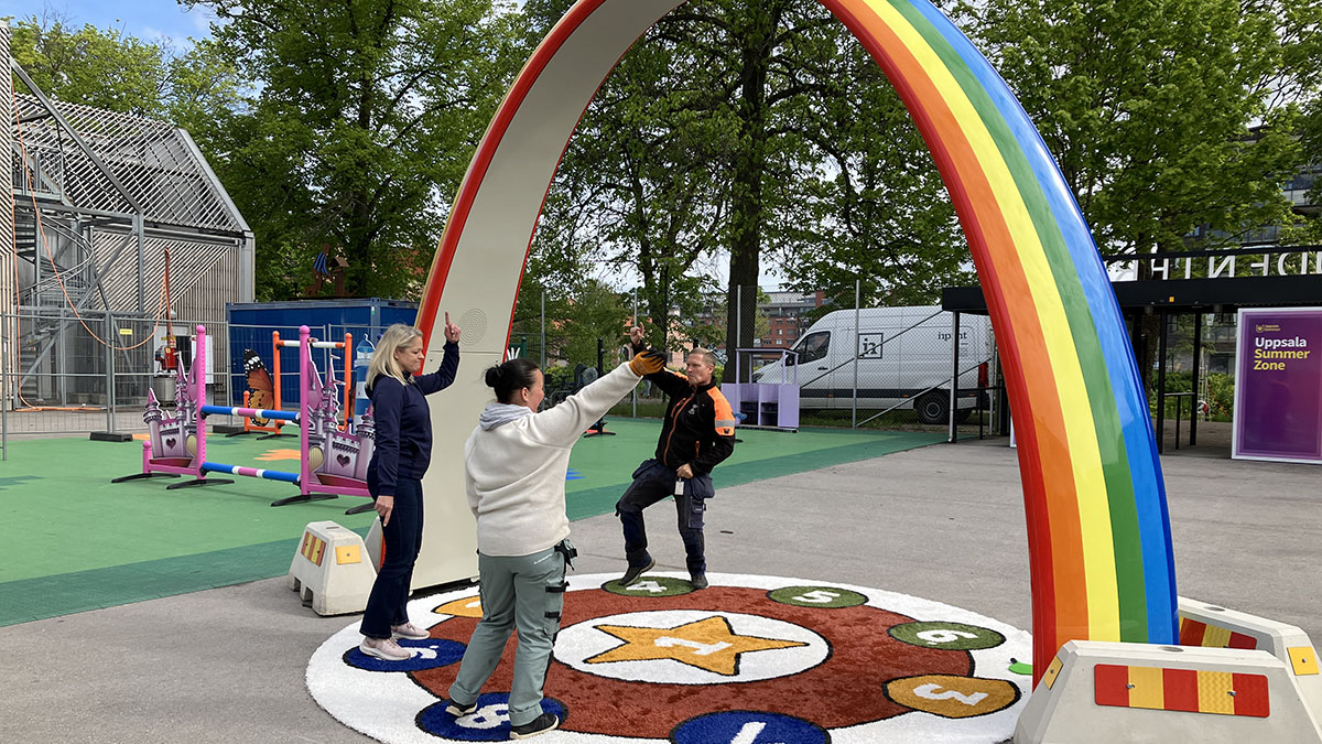 Vuxna i dansbågen på Summer Zone.