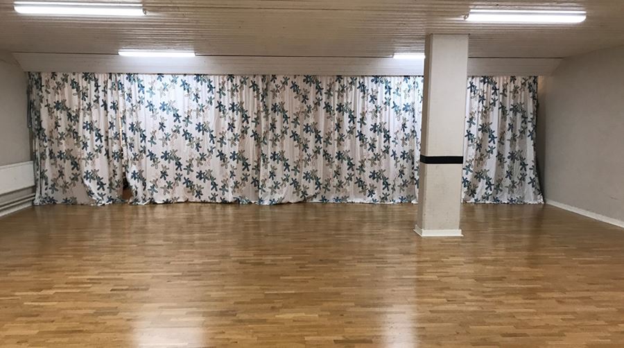 Hall G i Fyrishov används oftast för luftpistolskytte, men även som danssal.