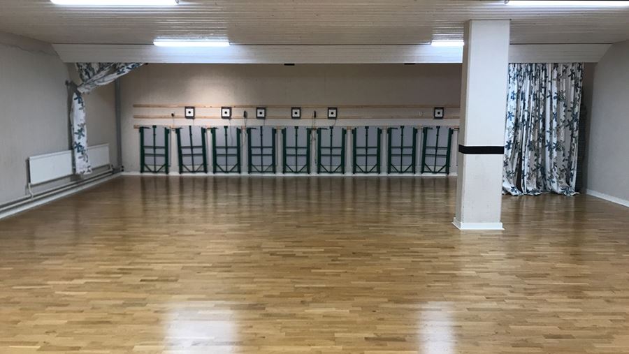Hall G i Fyrishov används oftast för luftpistolskytte, men även som danssal.