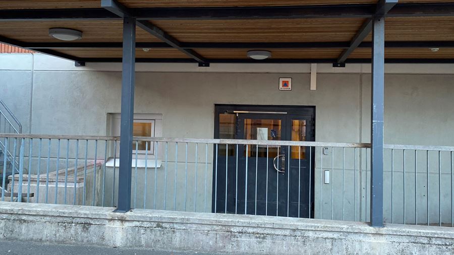 Fyrisskolan idrottshall entré