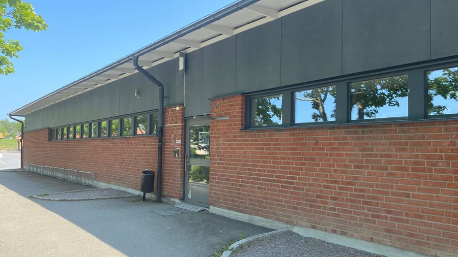 Exteriörbild Vänge skolas idrottshall