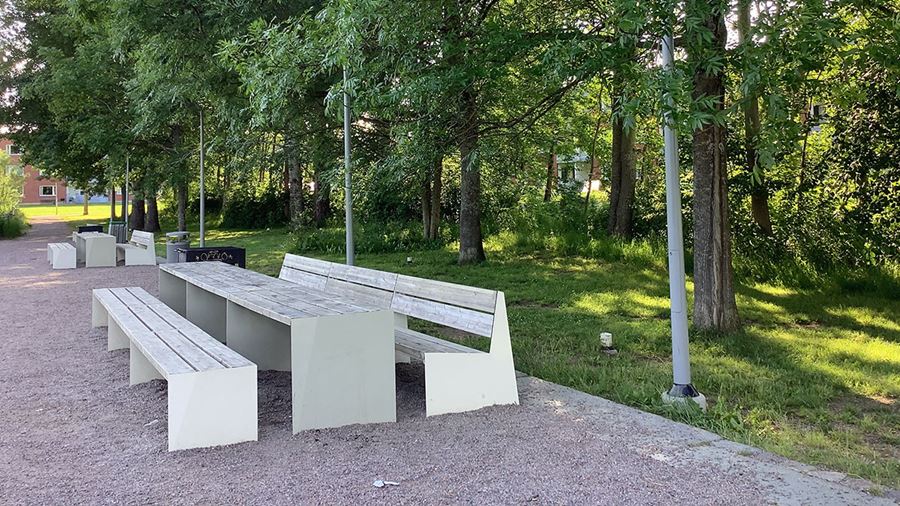 Flogstaparkens lekplats sittplatser