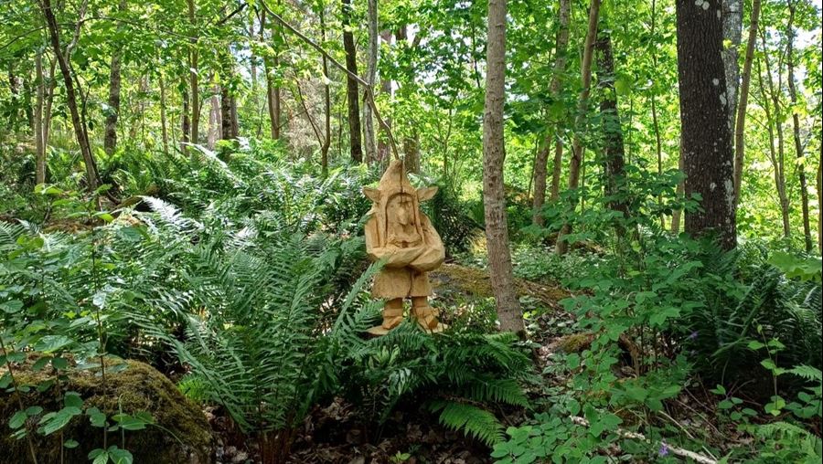 Träskulptur tomte