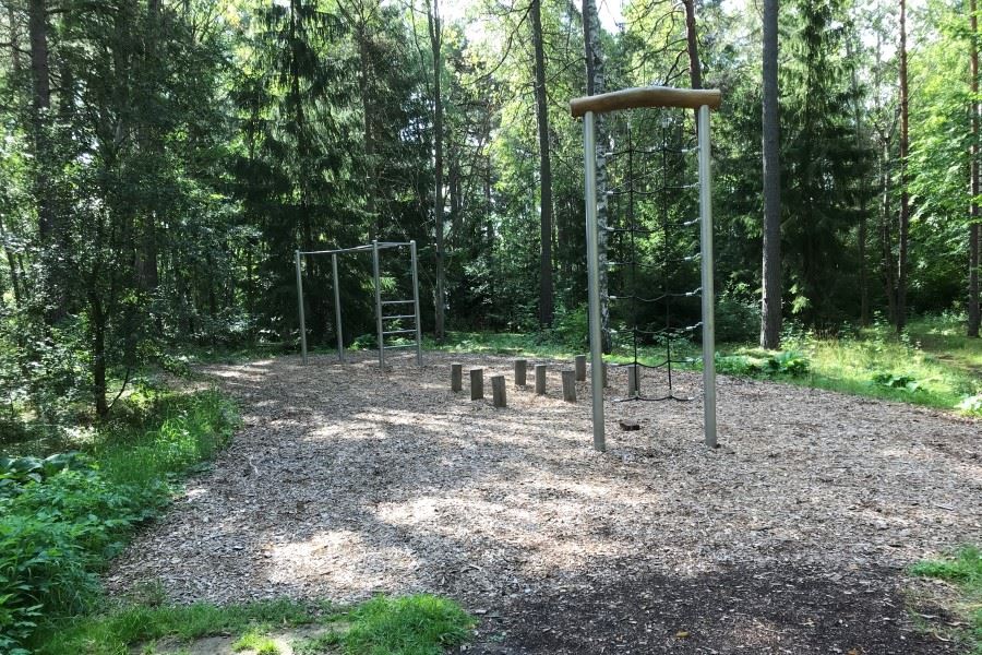 balans- och klätterbana