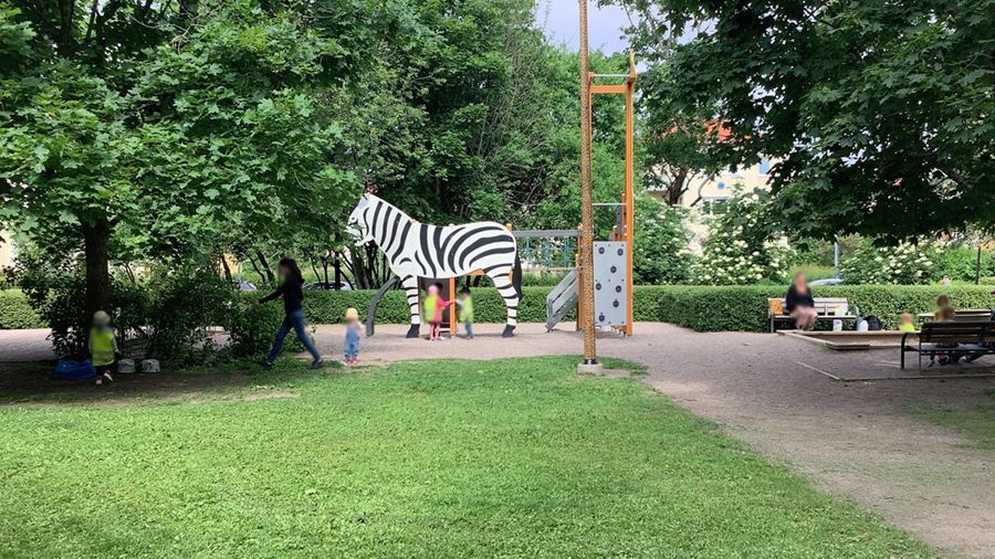 Lekplatsen i Tegnerparken. Där finns bland annat en klätterställning i form av en zebra.