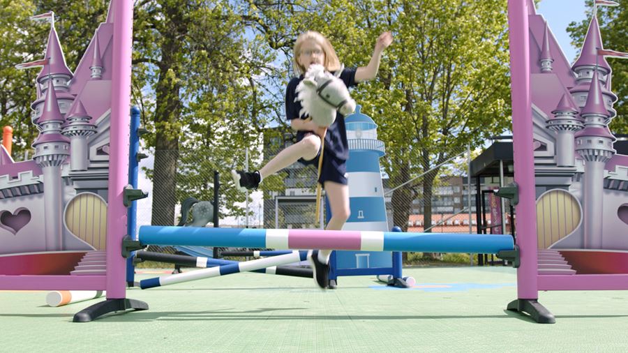 Full fart i käpphäsbanan.