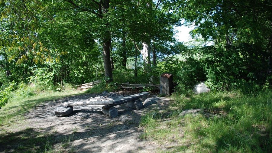En grillplats vid Pilsbo badplats.