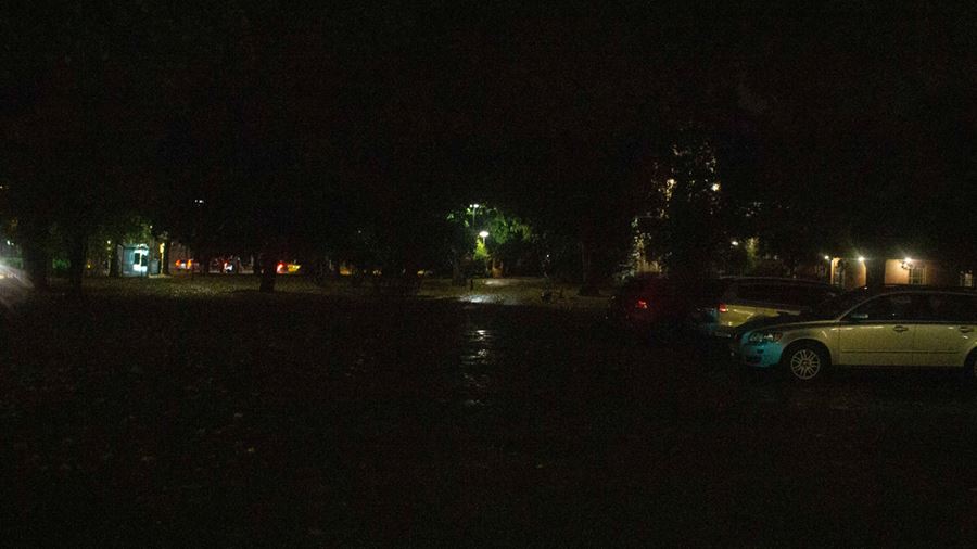 Parkeringen saknade belysning innan  parken renoverades.