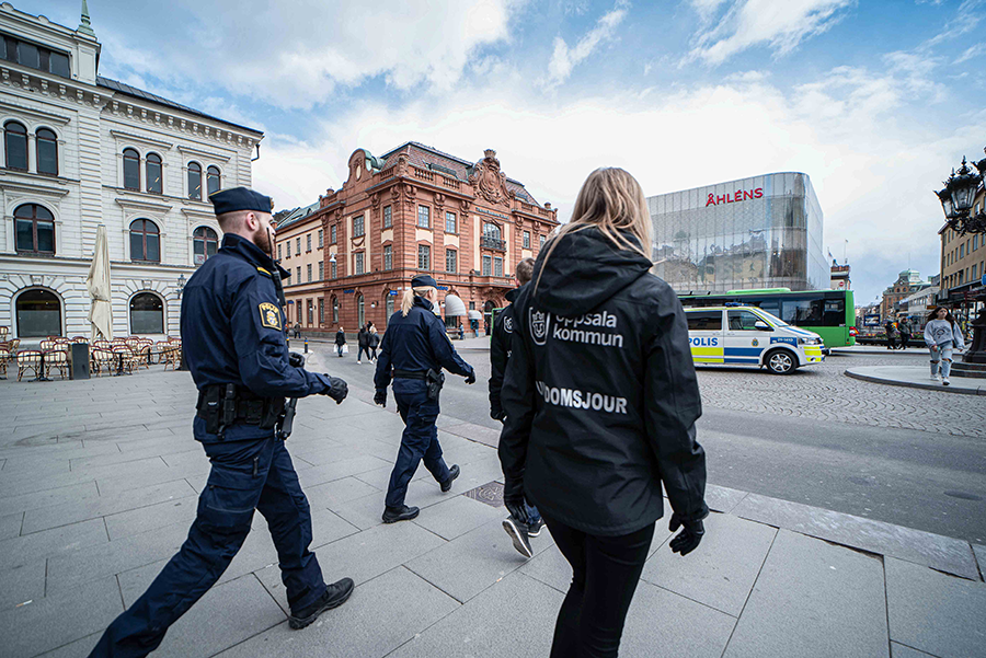 Polis går på stan